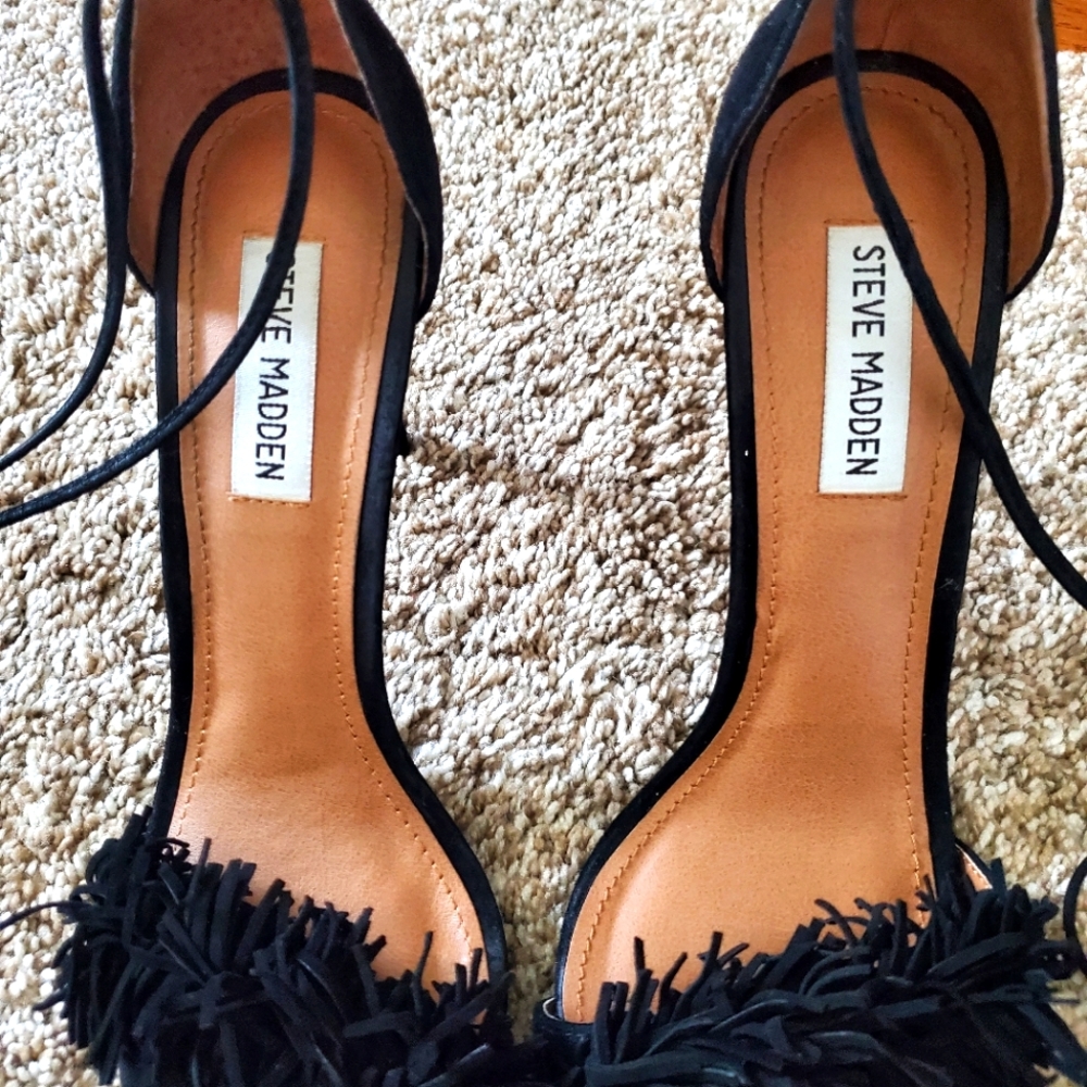 Steve Madden Sassey Suede Black Tassel Sandals - Picture 6 of 11